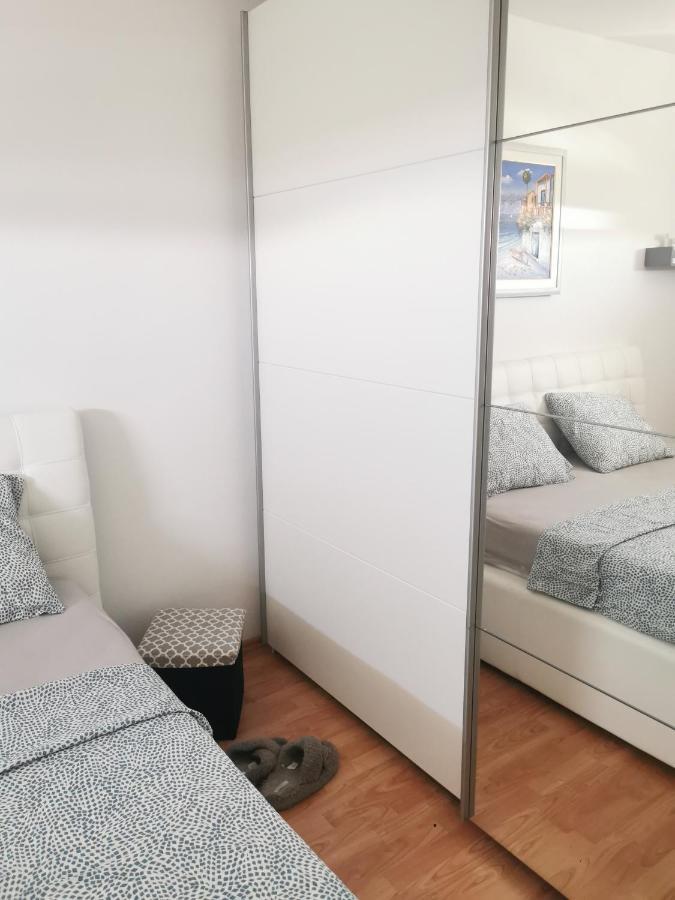 Kenzo Apartment Сен Екстериор снимка
