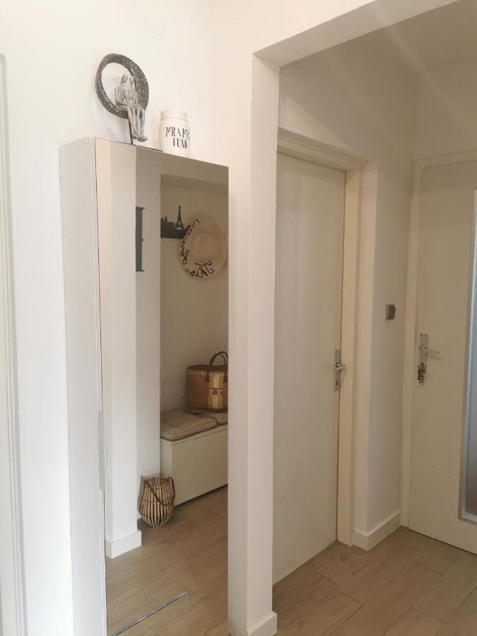 Kenzo Apartment Сен Екстериор снимка